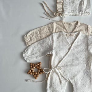 Gender Neutral Baby Muslin Kimono,Newborn Coming Home Outfit,Newborn jumpsuit,100 % organic double layer muslin baby kimono hat gloves set